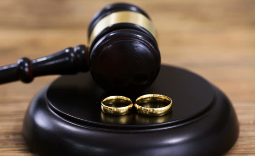 СЕМЕЙНЫЕ СПОРЫ<br>